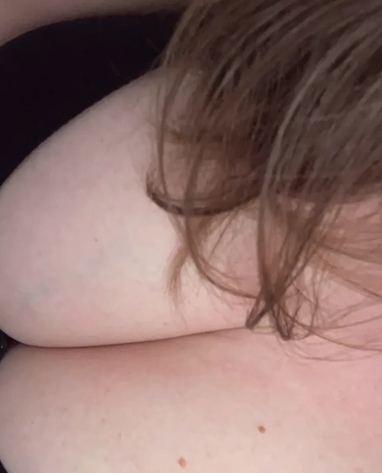 Amber, 36