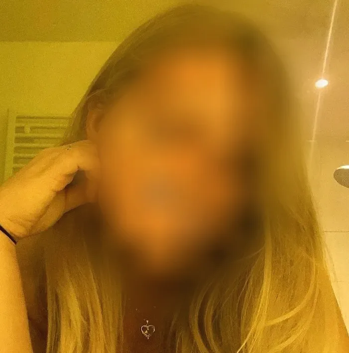 Claire, 30