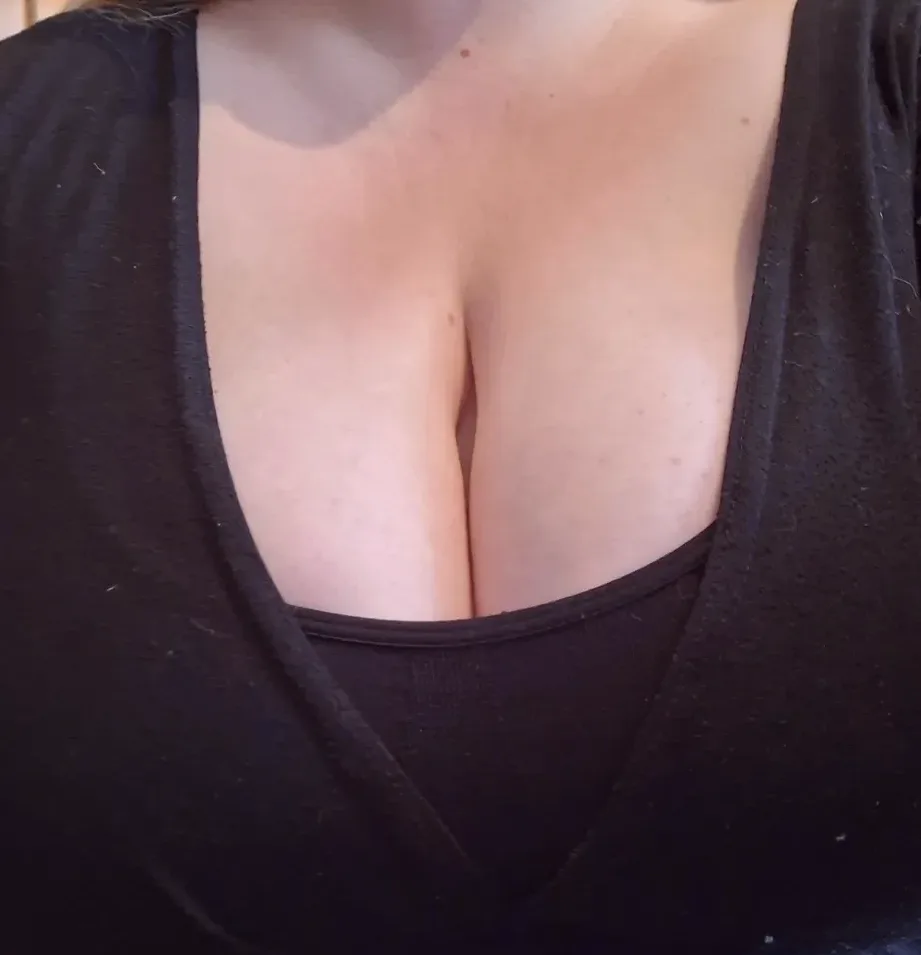 Evie, 26