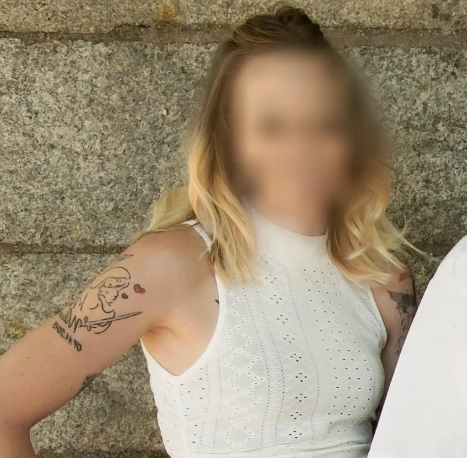 Isla, 32