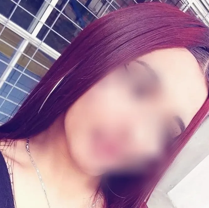 Julia, 27